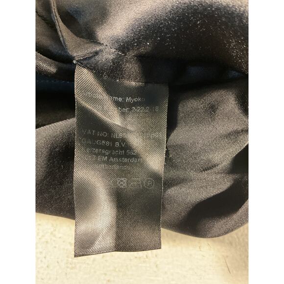 Gauge81 'Myoko' Black Satin Top Size S - Picture 6 of 6